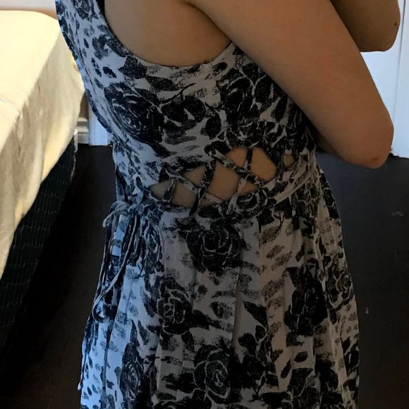 H&M Floral Dress - Picture 6 of 6